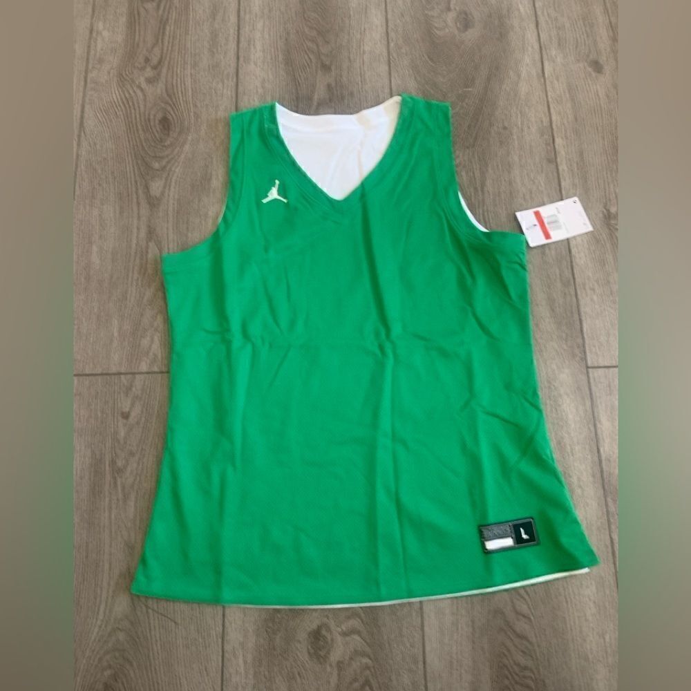 Jordan woman’s size L basketball practice tank top double sided use